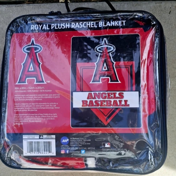 TWIN SIZE ANGELS BASEBALL BLANKET - Picture 2 of 2